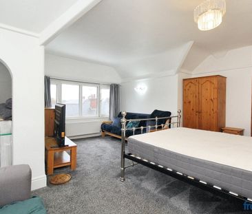 Commercial Road, Poole - Photo 5