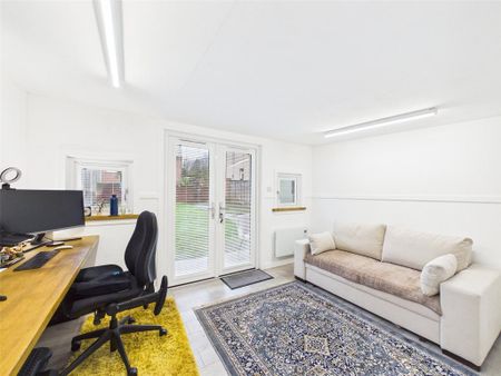 2 bedroom semi-detached house to rent - Photo 3