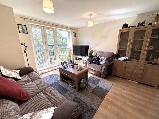 2 bedroom flat to rent - Photo 1