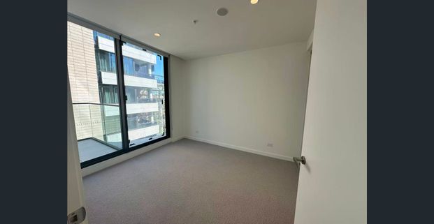 Lifestyle & Location! Modern Apartment Steps from Everything - Photo 1