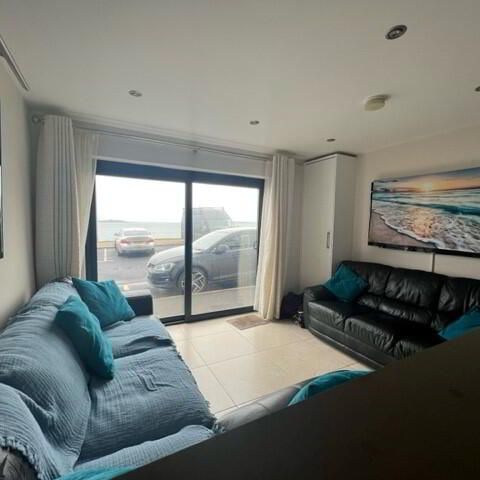 2 Island View, 4 Bath Terrace, (Student Let), Portrush, BT56 8AN - Photo 1