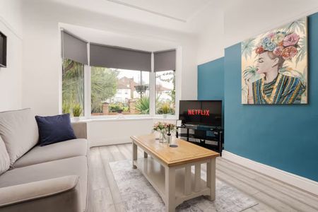 3 Bed Terraced House, Lister Crescent, L7 - Photo 3