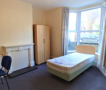 1 bedroom property to rent Hamlet Road, Chelmsford, CM2 - Photo 3