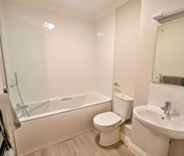 2 bedroom flat to rent - Photo 2