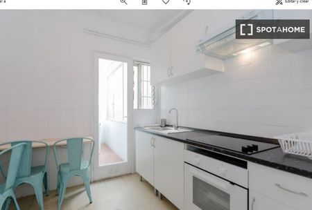 barcelona, Catalonia 08002 - Photo 4