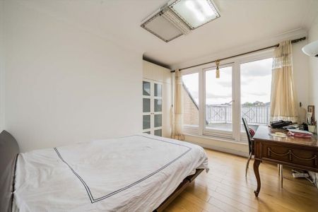 3 bedroom flat to rent - Photo 5