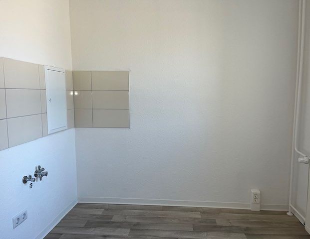 Altersfreundlich mit Aufzug: 1 Raumwohnung mit Dusche und Balkon im Erdgeschoss - Foto 1