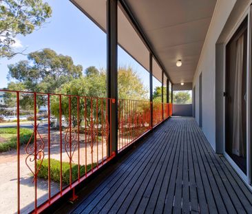 69 Kent Street, Deakin ACT 2600 - House For Rent | Domain - Photo 3