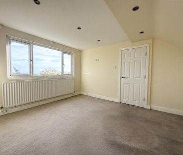 3 bedroom detached bungalow to rent - Photo 6