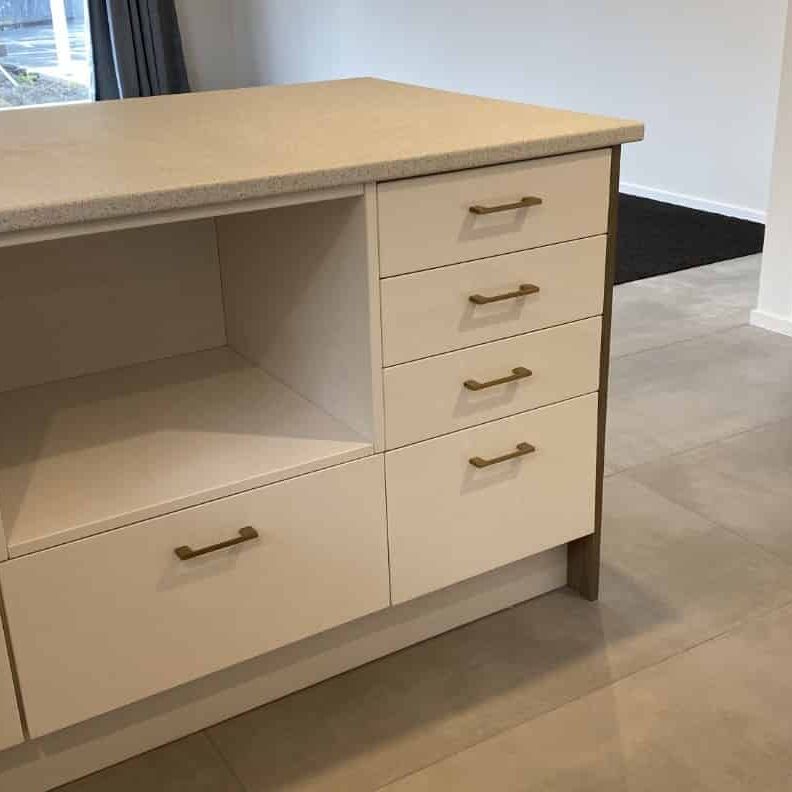 Nearly new on Manuka - Photo 1