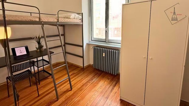 Via Carlo Castelnuovo delle Lanze, Turin, Piedmont 10137 - Photo 1