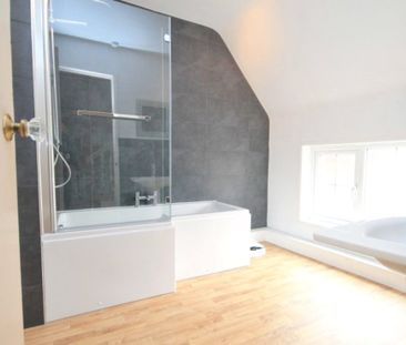 2 Bedroom Flat / Apartment - High Street - Photo 5