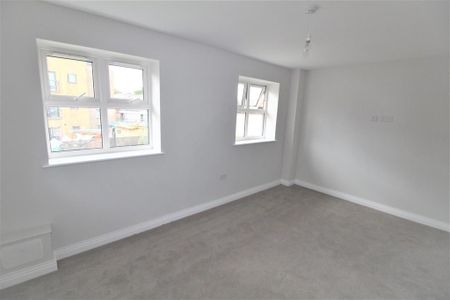 2 bedroom maisonette to rent - Photo 5