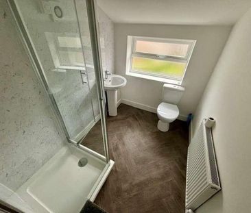 College Street, St. Helens, WA10 - Photo 4