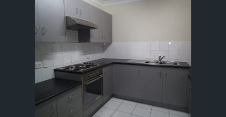 4 bedroom townhouse - Photo 3