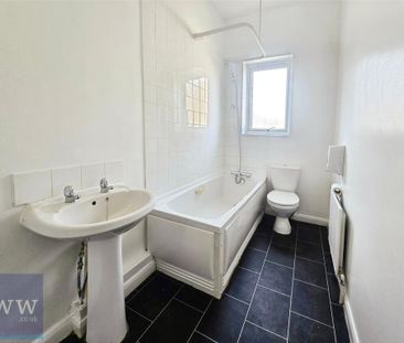 2 bedroom end of terrace house to rent - Photo 3