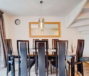 3 bedroom semi-detached house to rent - Photo 4