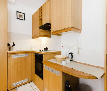 Flat 11 Fairholme Road, West Kensington W14 9JZ - Photo 1