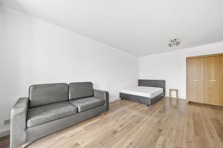 3 bedroom flat to rent - Photo 2