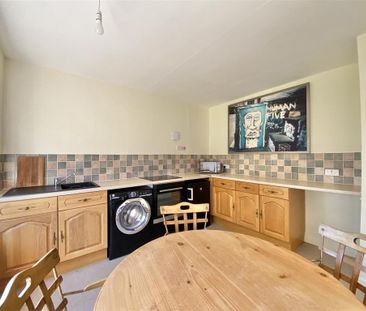 2 bedroom detached bungalow to rent - Photo 5