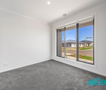 Contemporary Comfort in the Heart of Mt Atkinson - Photo 4