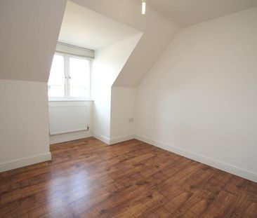 2 Bedroom Flat / Apartment to let - Photo 4