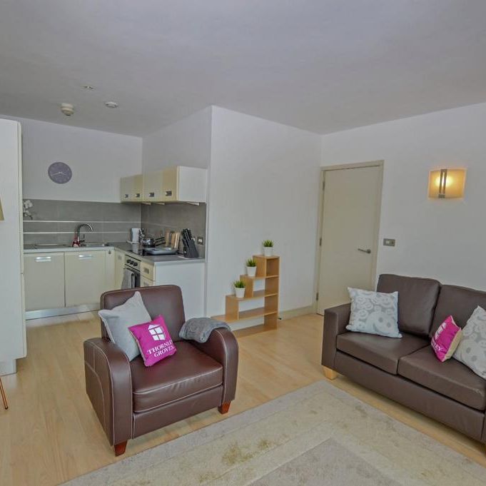 1 bedroom flat to rent - Photo 1