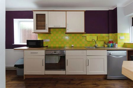 Capern Grove - Photo 2