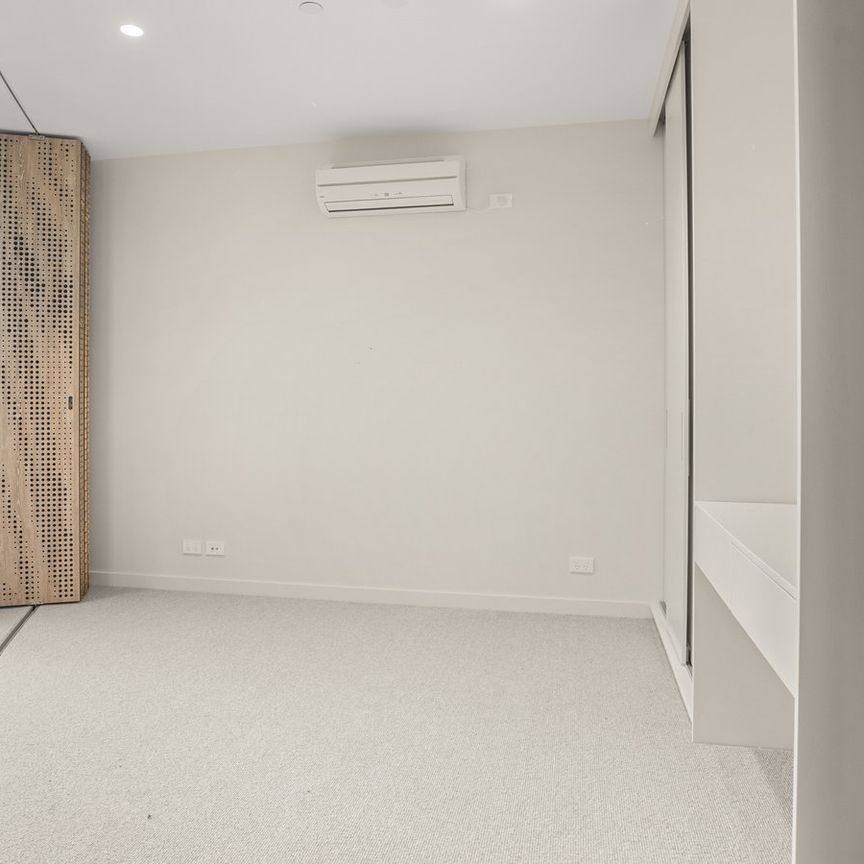 610 / 605 St Kilda Road - Photo 1