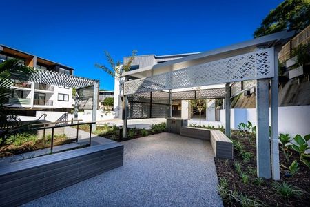 Pet friendly Unfurnished 2 bed, 2 bath, 1 carpark - Photo 2