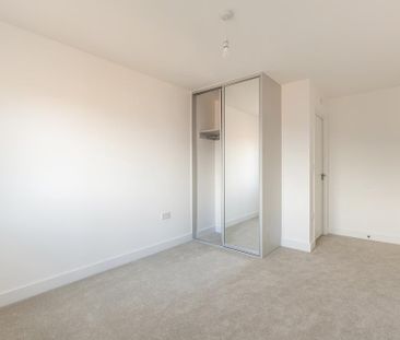 3 bedroom end of terrace house to rent - Photo 1