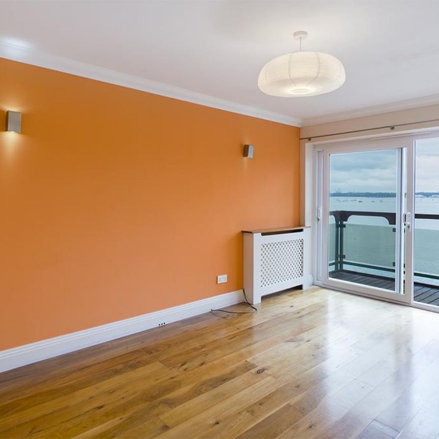 2 bedroom Flat To Let - Photo 1