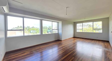 Spacious & Pet-Friendly 4-Bedroom Home - Photo 2