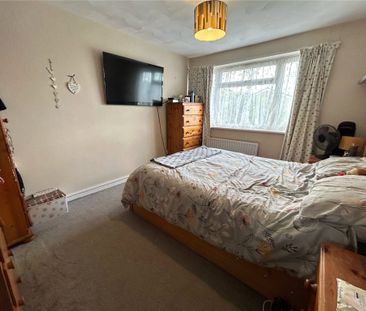 3 Bedroom House - Cunningham Avenue, Bishops Waltham - Photo 6