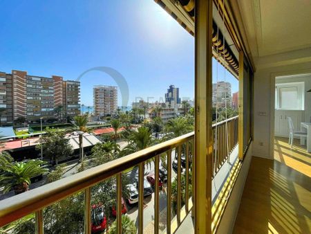 3 room luxury Flat for rent in Alicante, Spain - Photo 2