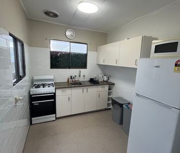 Redfern - Photo 4