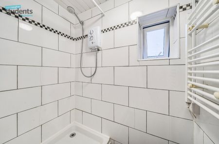 property to rent - Photo 5