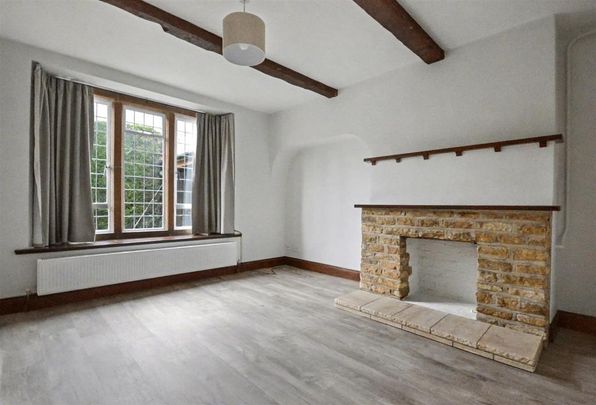 2 bedroom maisonette to rent - Photo 1