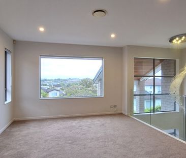 Spacious 6-Bedroom Brick & Tile Mansion – Prime Albany Location - Photo 6