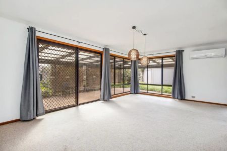 14 Hocking Crescent, Pooraka SA 5095 - Photo 3