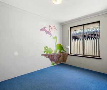 Four bedroom home with workshop, patio & side access. - Photo 2