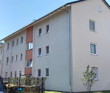 Frisch modernisierte 3-Zimmer-Wohnung in Ludwigsburg Ost - Photo 1