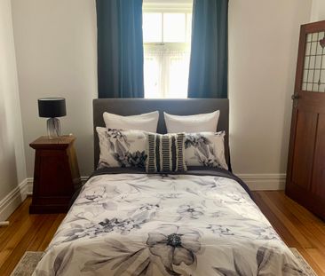 Fully furnished character home in prime location - Photo 6