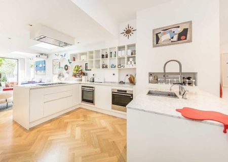 Fullerton Road, SW18 1BX, London - Photo 4