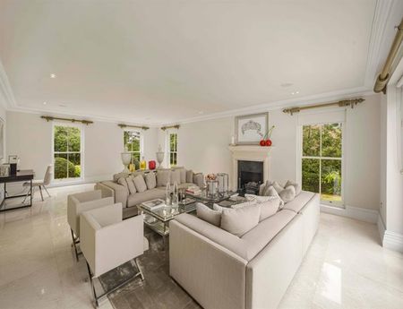 4 Bedroom Detached To Let - Photo 2