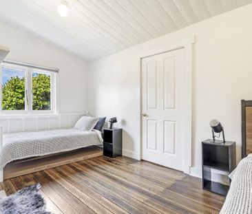 Spacious furnished one bedroom unit - Photo 1