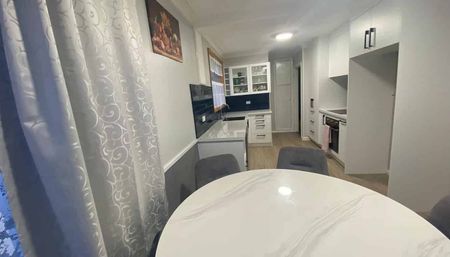 Quiet & Convenient 3-Bedroom Home with Views - Photo 3