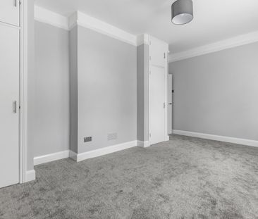 5 bedroom detached house to rent - Photo 2