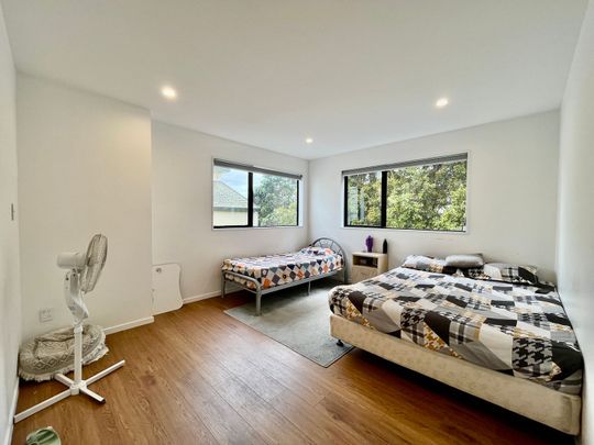 38D Greenhill Crescent, Pakuranga, NZ 2010 - Photo 1