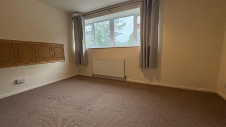 To Let - Photo 4